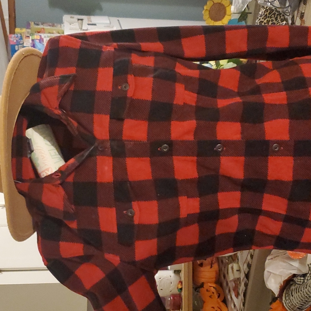 Women's small flannel shirt.